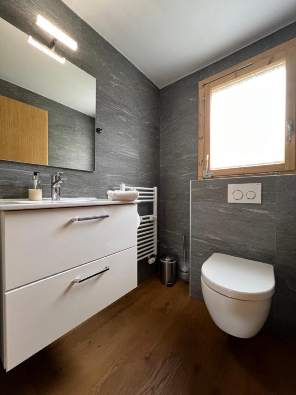 Beautiful Apartment With Stunning View Gsteig Oda fotoğraf